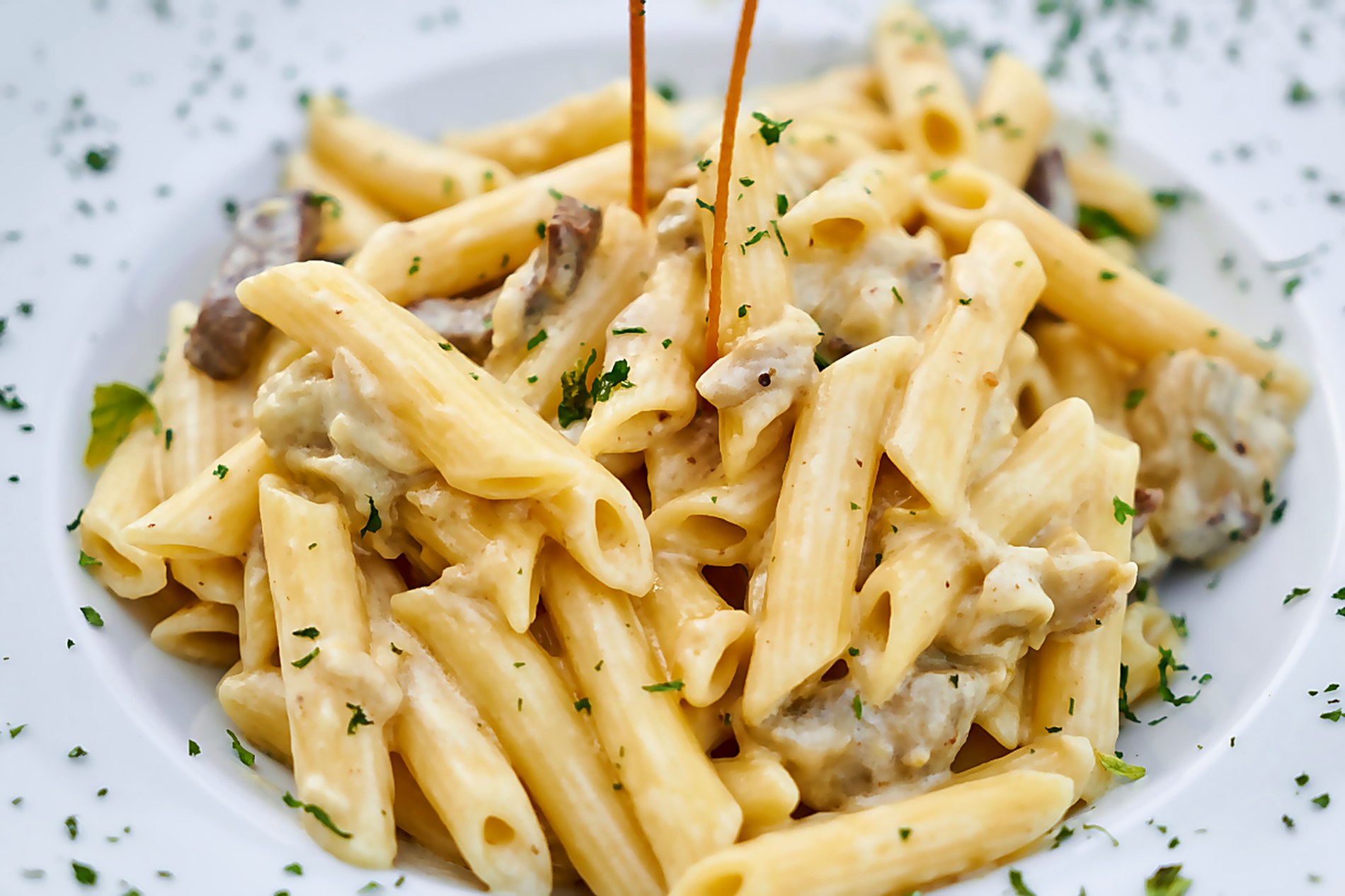 Kremalı mantarlı penne